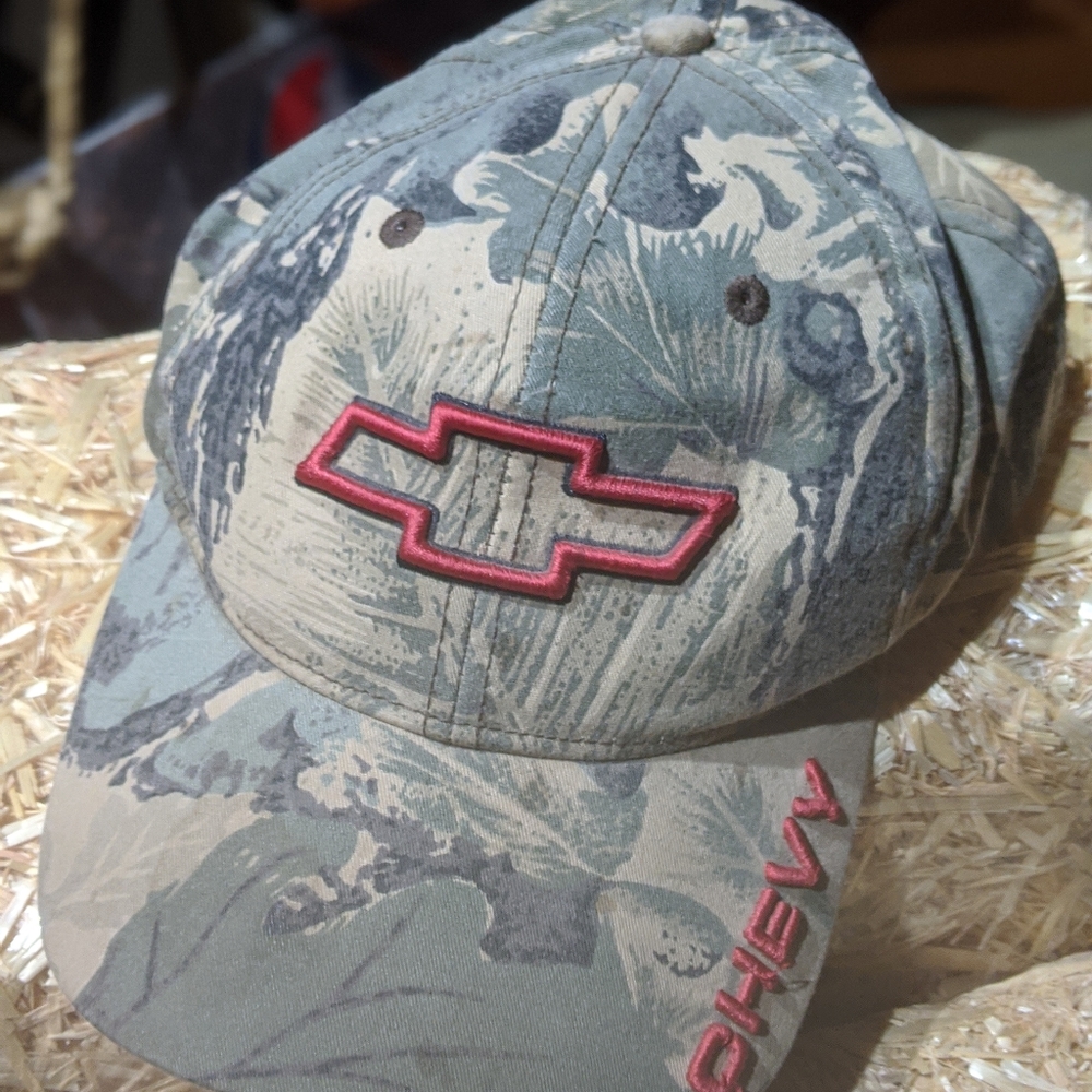 FREE NWOT Chevy Camo Bowtie Cap